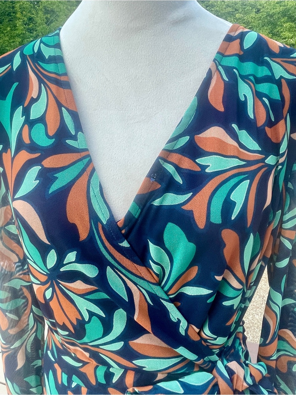 Christian Siriano C Wonder Mesh Faux-Wrap Midi Dress. Medium. So flattering! - Picture 3 of 4